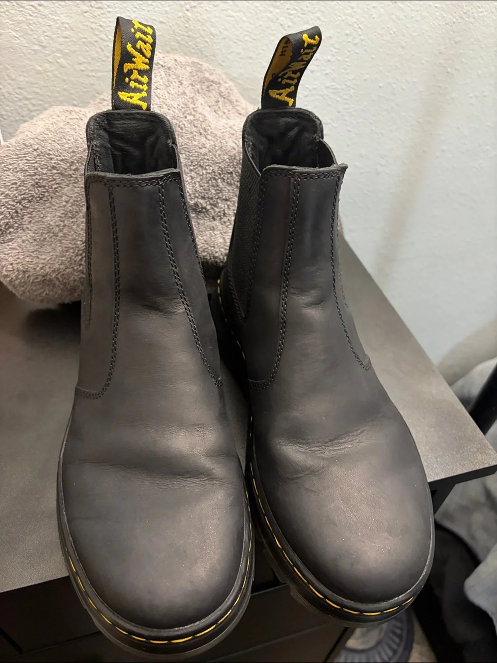 Dr. Martens slip chelsea